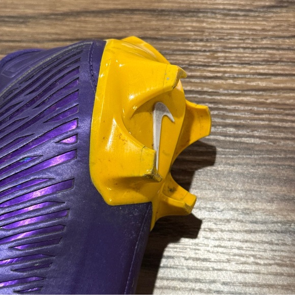 Size 11 Nike Vapor Edge 360 VC Carbon LSU Tigers PE Football Cleats - SAMPLE main image 10